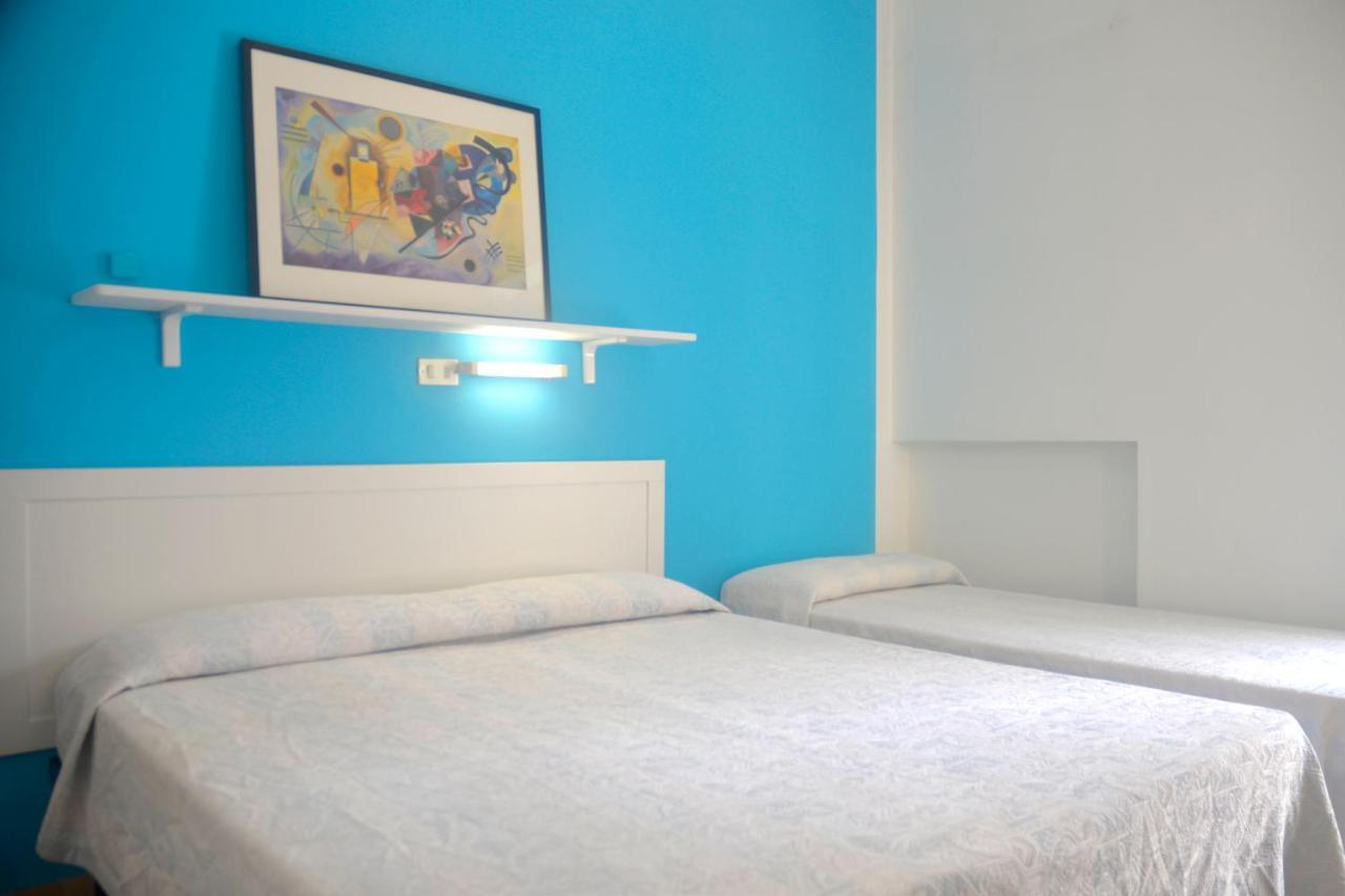Hotel Zenith Ріміні Екстер'єр фото