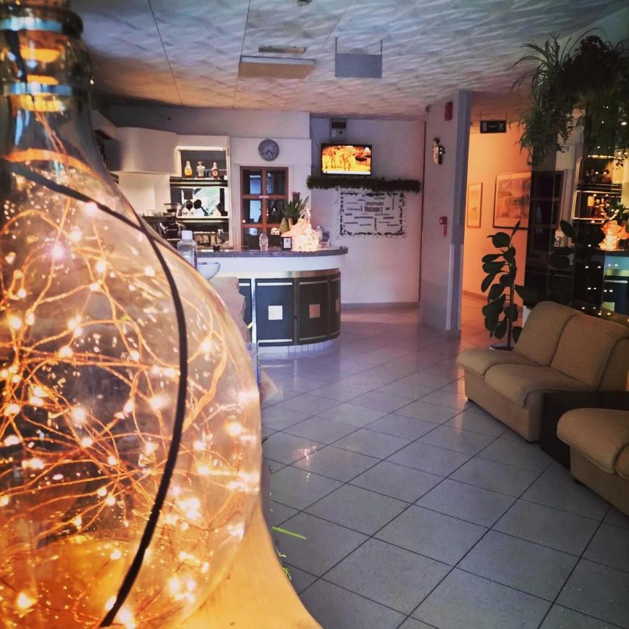 Hotel Zenith Ріміні Екстер'єр фото