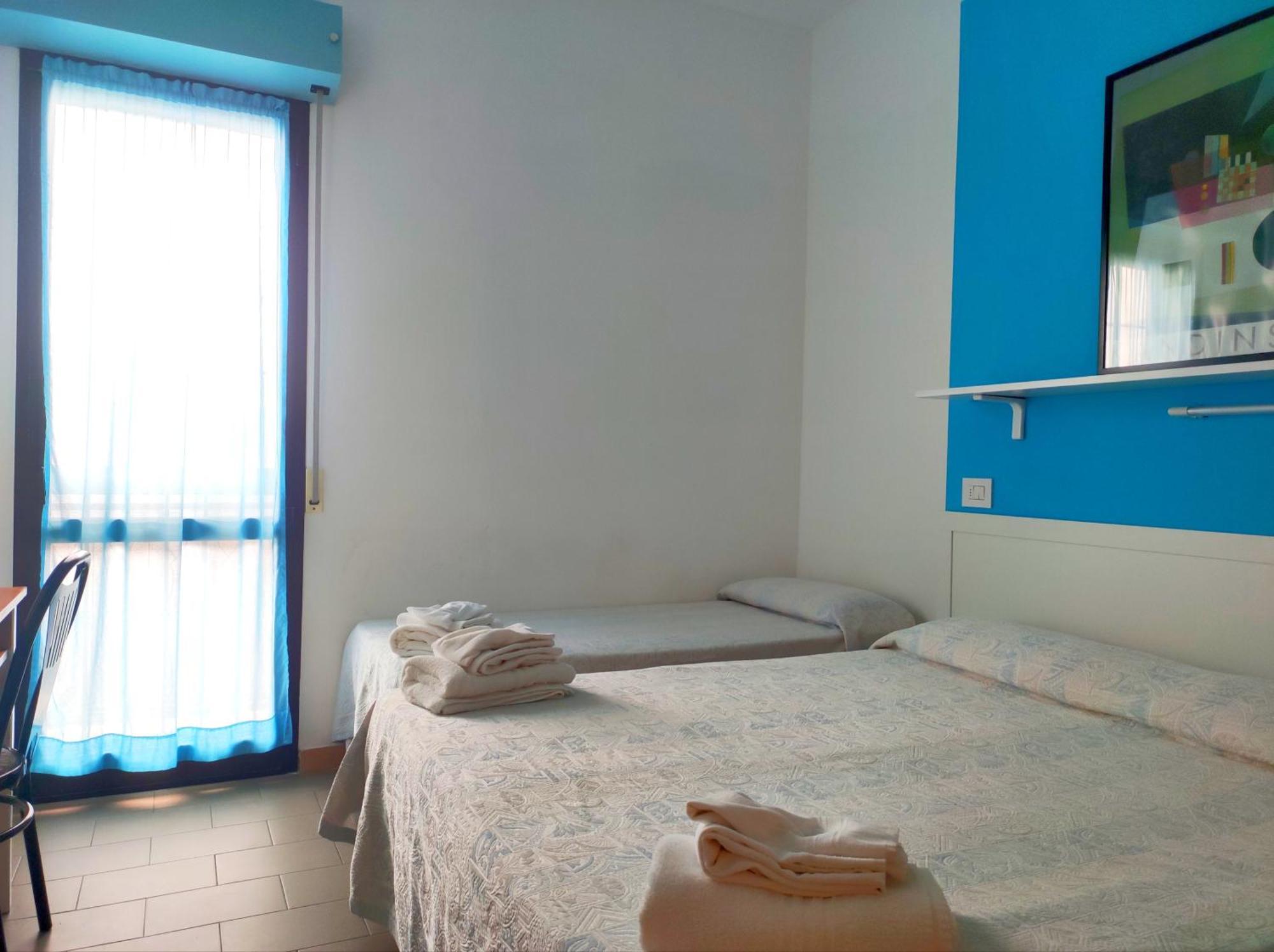 Hotel Zenith Ріміні Екстер'єр фото